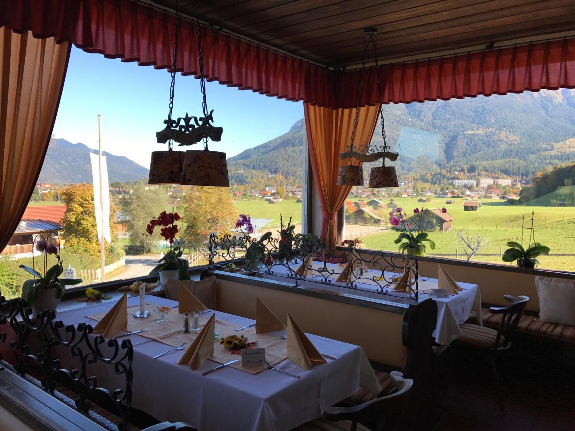 Hotel Restaurant Hausberg Гарміш-Партенкірхен Екстер'єр фото